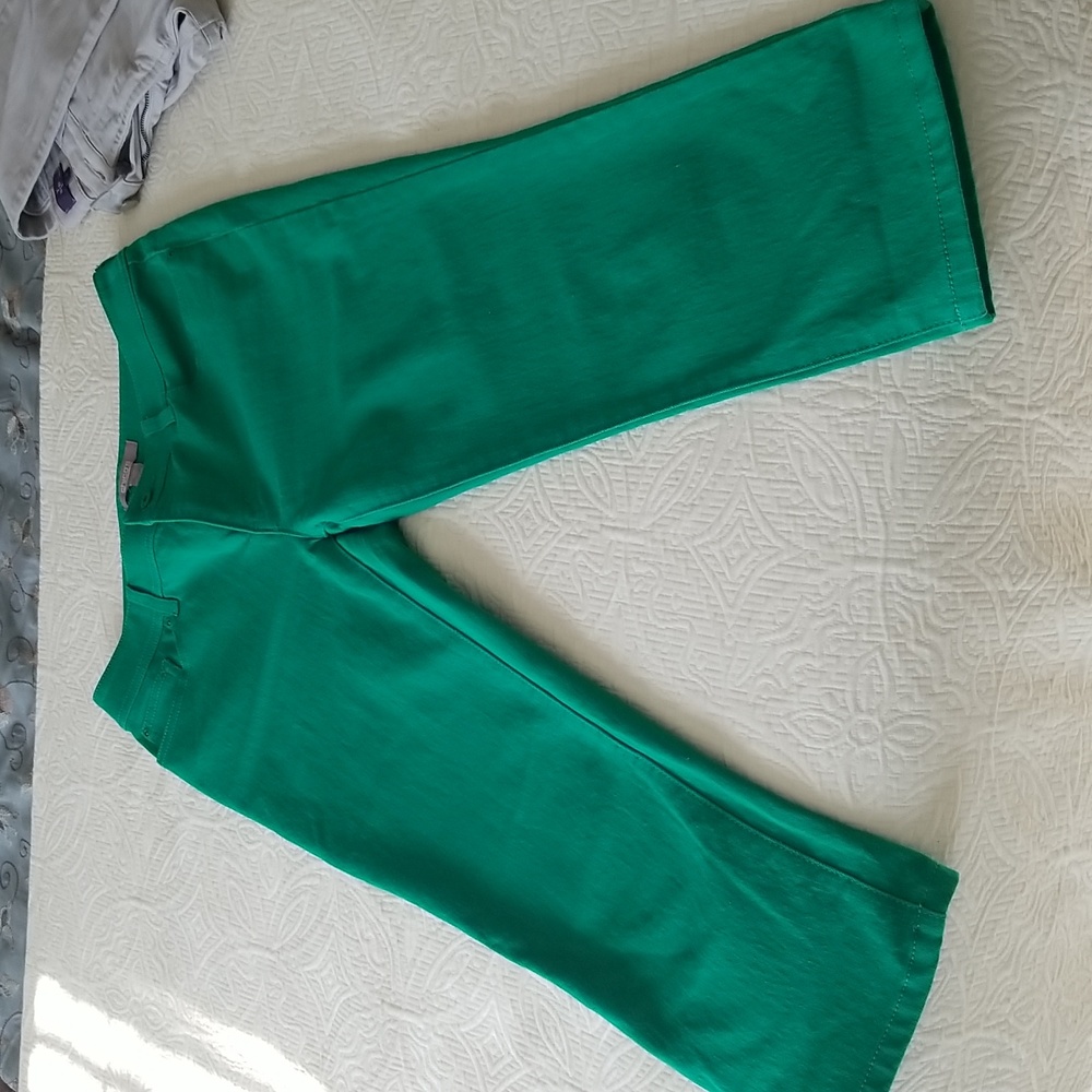 Chicos crop pants- green